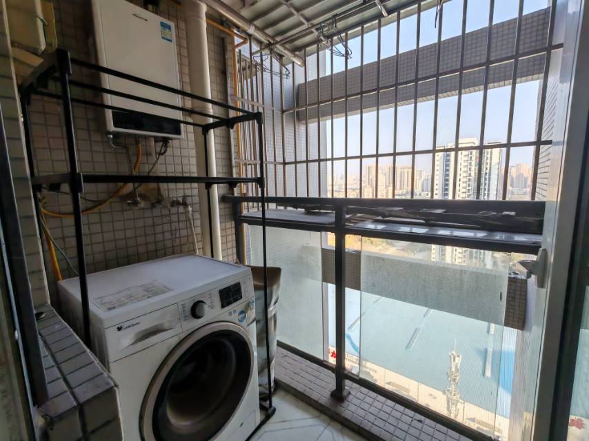 绵阳布鲁斯二期，2室2厅1卫，92.00㎡，精装，售价82.00万 绵阳二手房