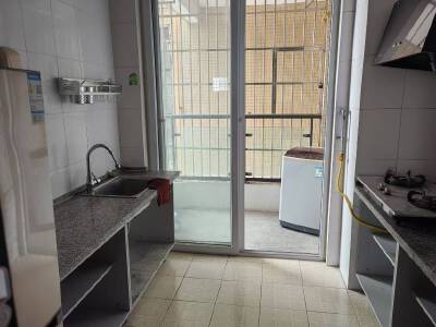 城南壹号A区，3室2厅2卫，108㎡，租金1600元/月