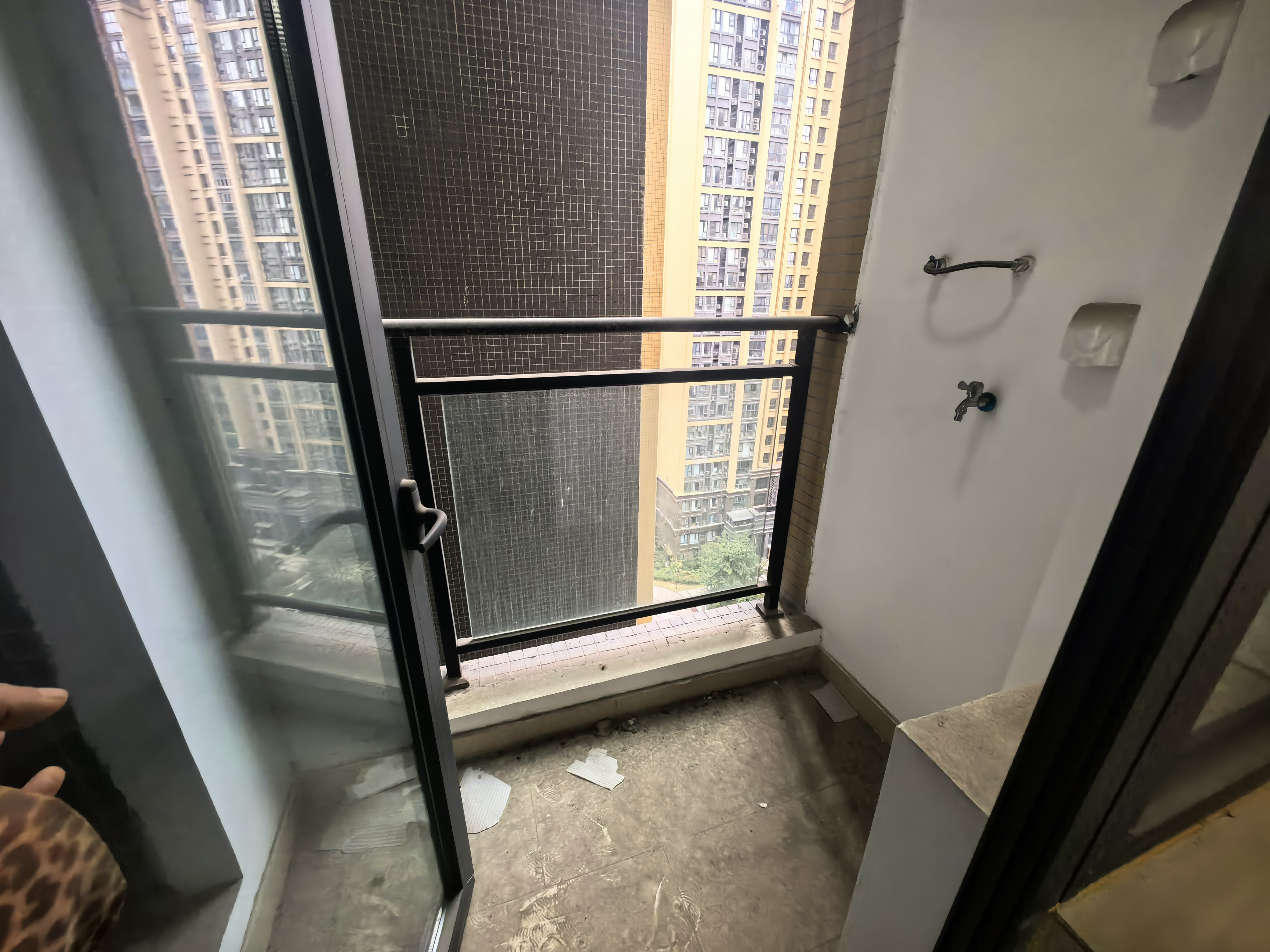 绵阳神州南都三期，3室2厅2卫，110.00㎡，精装，租金2000元/月 绵阳租房