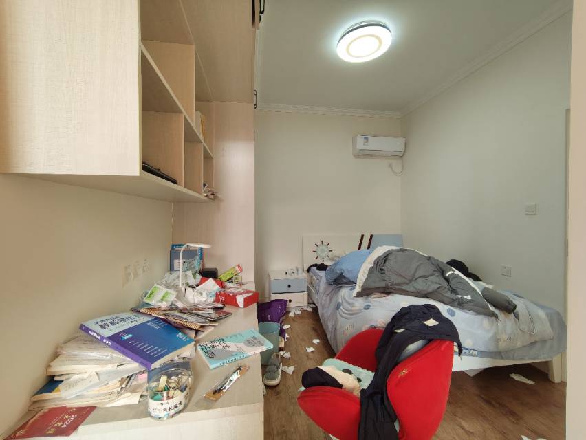 绵阳一号桥片区 南山一号二期御珑藏两房70万 绵阳租房