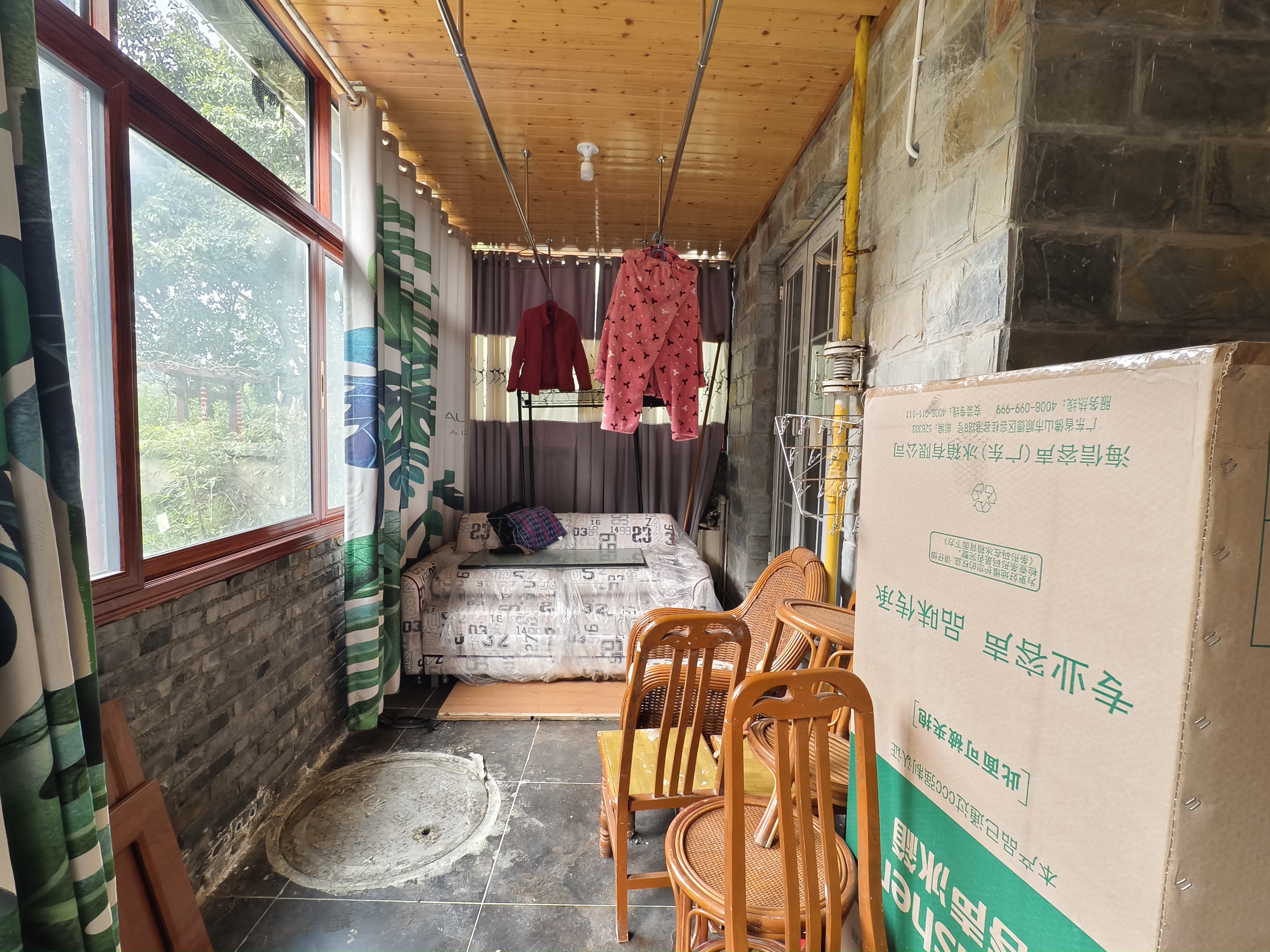 绵阳万达旁，类别墅住宅，前后花园，四房三卫，使用面积近200平 绵阳二手房