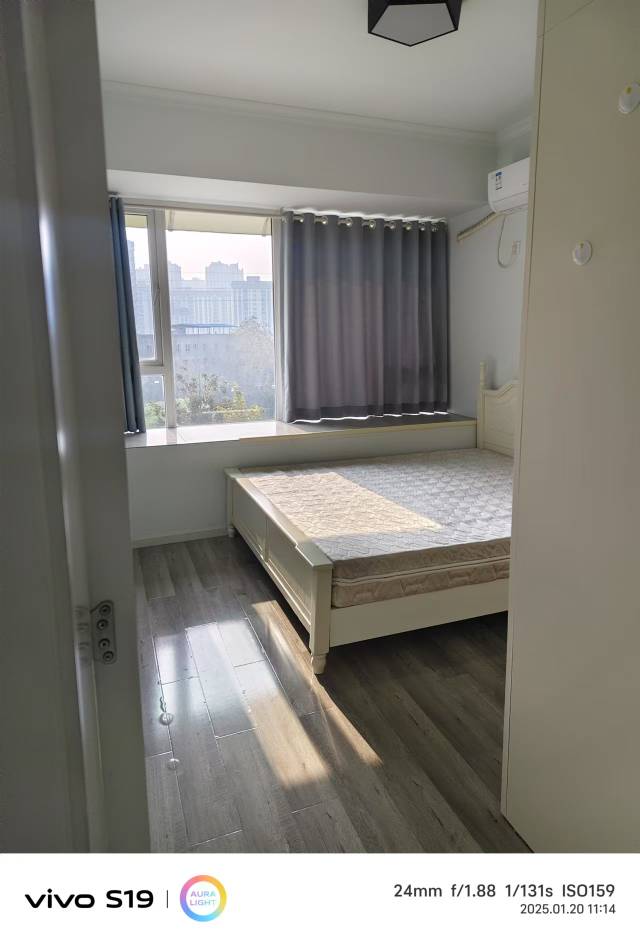 绵阳南山一号二期御珑藏，2室2厅1卫，82㎡，租金1700元/月 绵阳租房