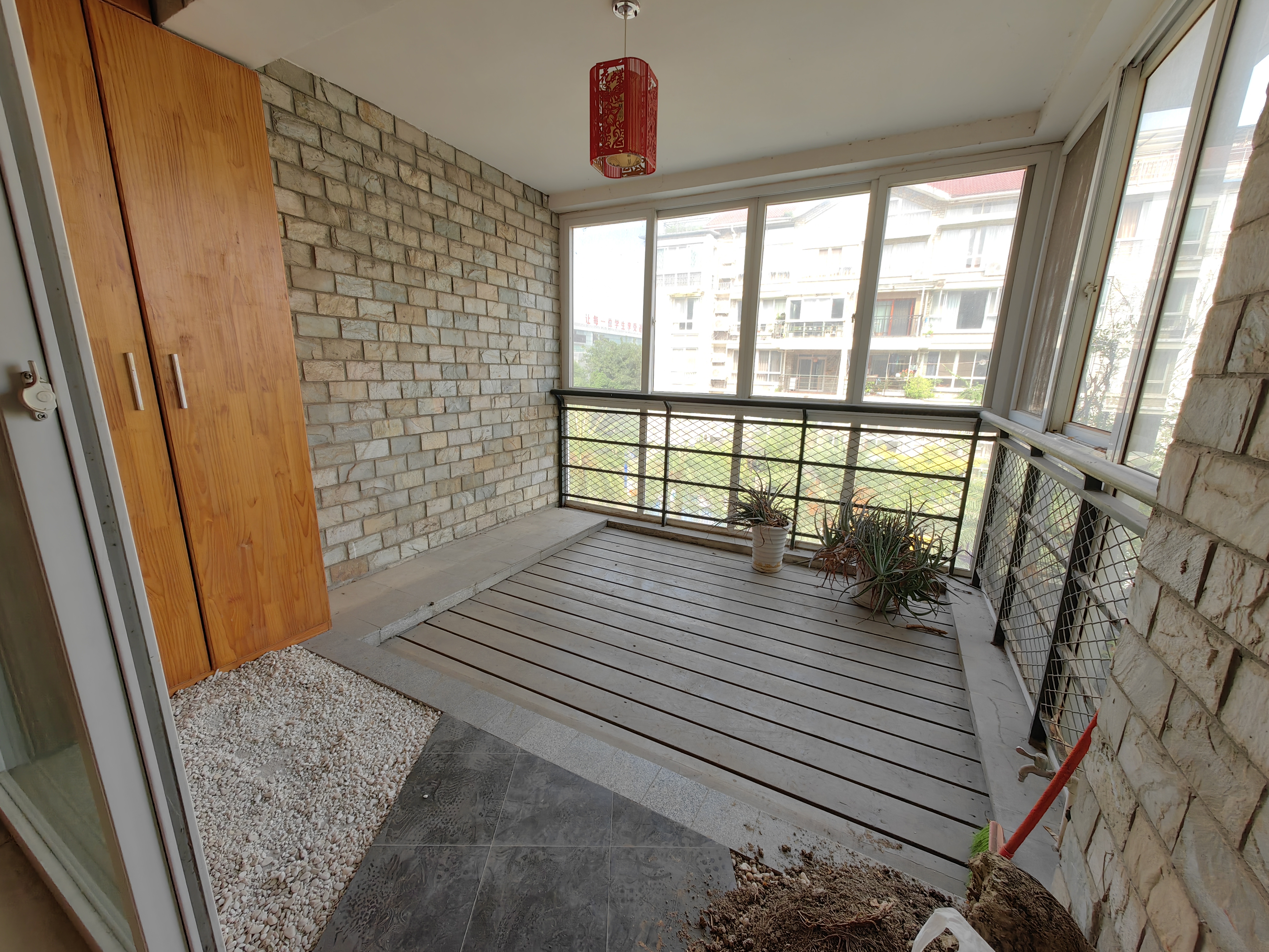 绵阳小岛花园二期，3室2厅2卫，138㎡，售价99万 绵阳二手房