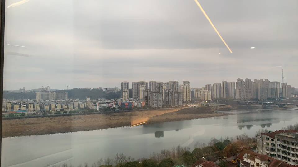 绵阳绵阳长虹世纪城一期，4室2厅2卫，138.25㎡，售价126.8万 绵阳二手房