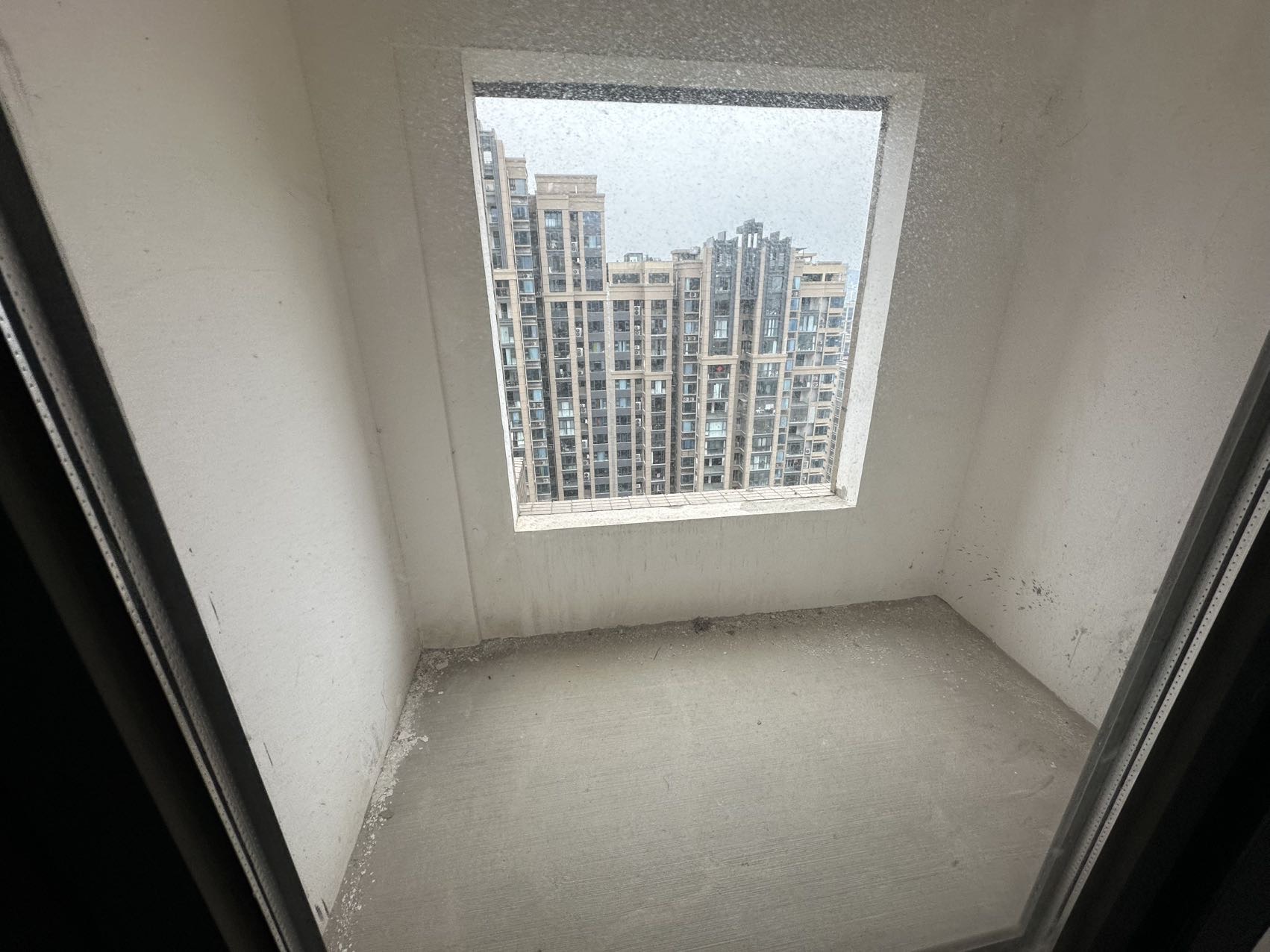 绵阳海赋长兴三期，5室2厅2卫，135㎡，毛坯，售价165万 绵阳二手房