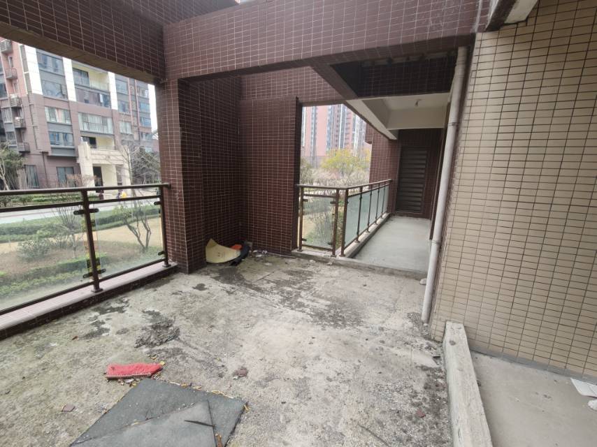 绵阳长虹橡树郡，4室2厅2卫，140㎡，售价99万 绵阳二手房