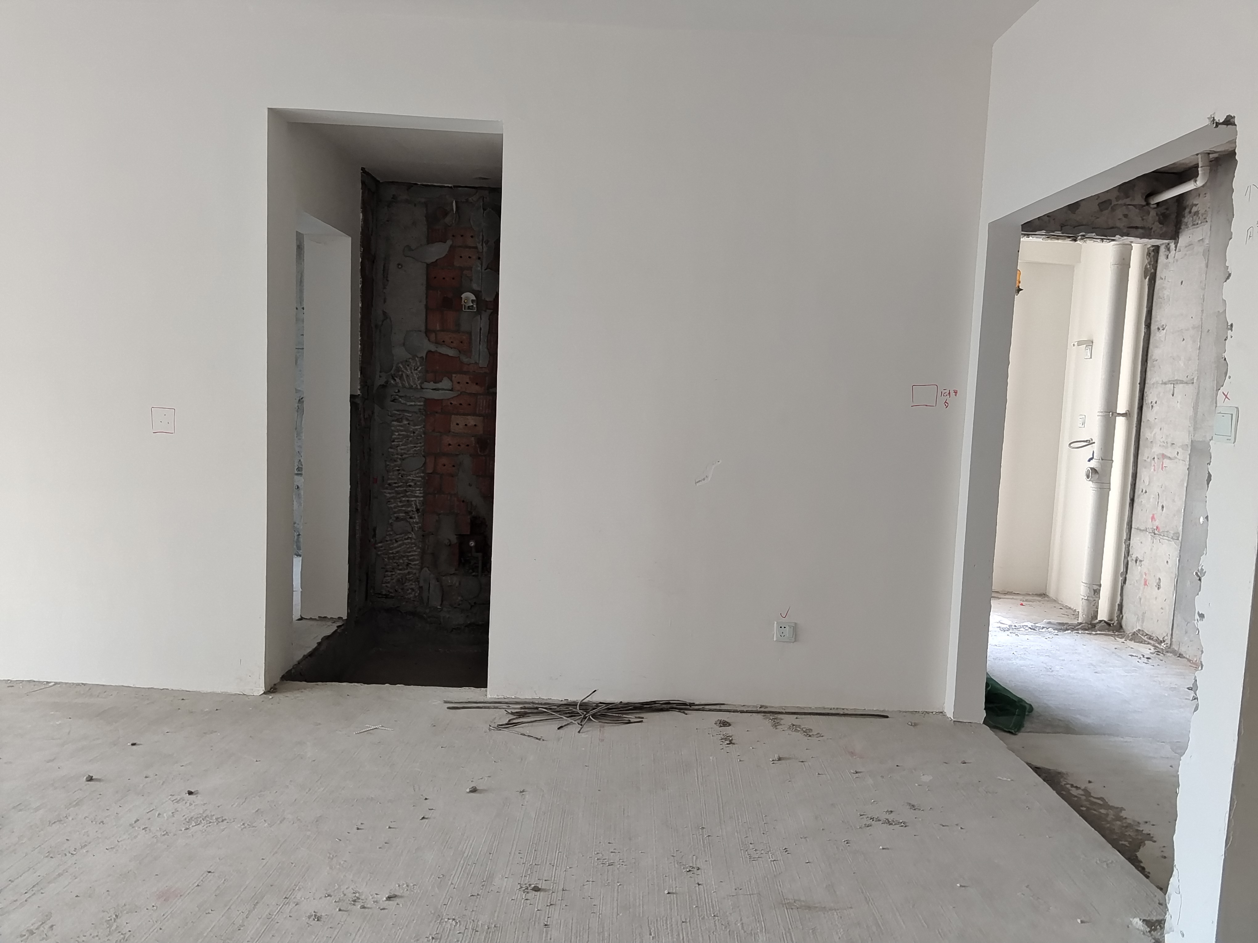 绵阳置信丽都花园城一期，3室2厅2卫，105㎡，毛坯，售价65万 绵阳二手房