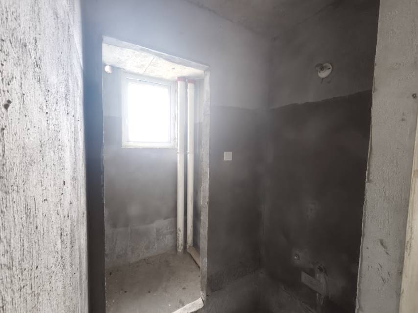 绵阳长虹橡树郡，4室2厅2卫，140㎡，售价99万 绵阳二手房