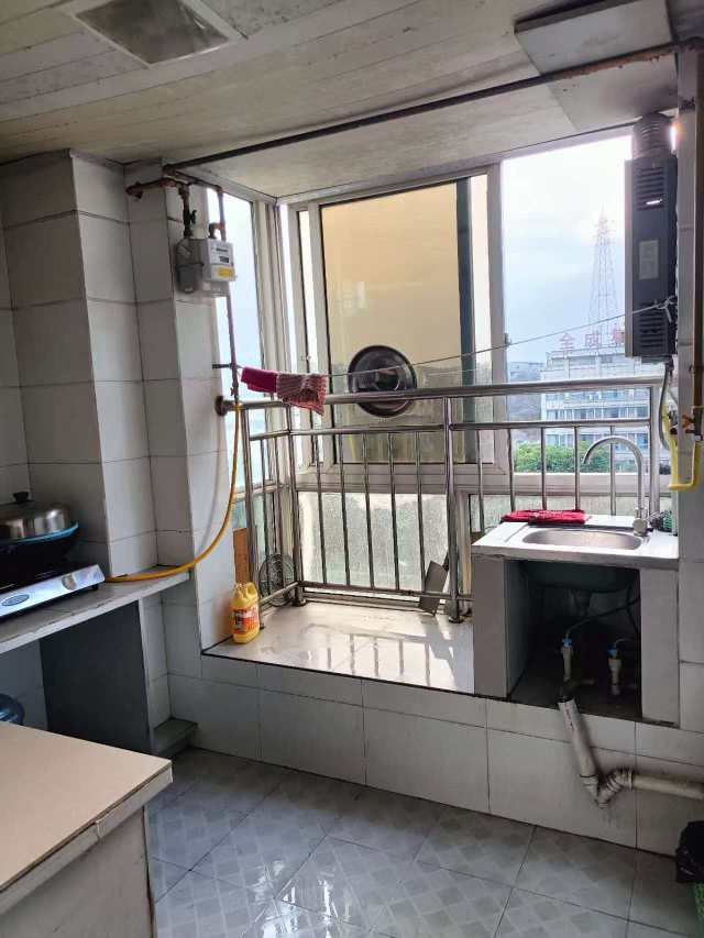 绵阳国祥小区，3室2厅2卫，113㎡，租金1000元/月 绵阳租房