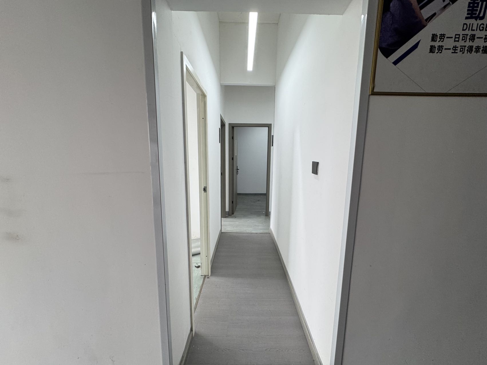 绵阳万达SOHO，1室1厅1卫，92㎡，租金2000元/月 绵阳租房