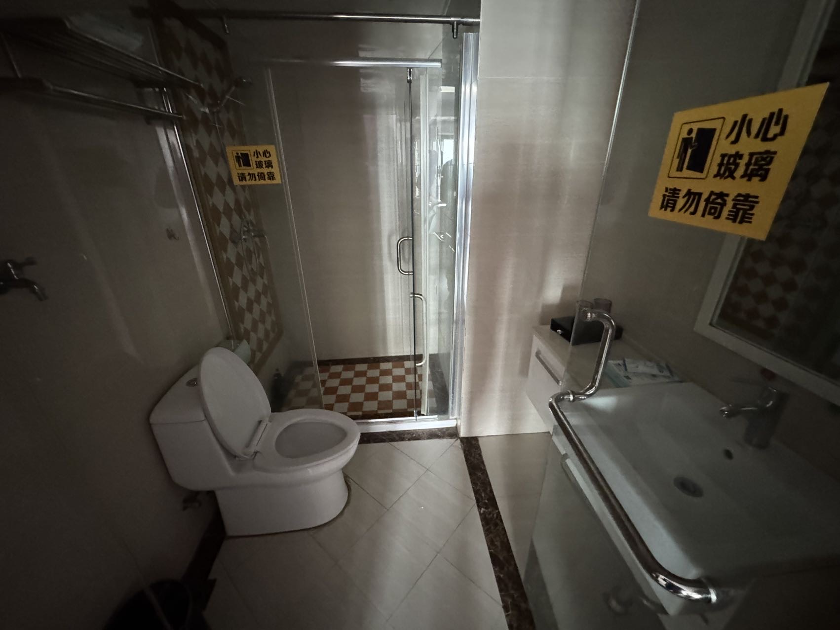 绵阳万达SOHO，1室1厅1卫，45.00㎡，精装，租金1000.00 绵阳租房