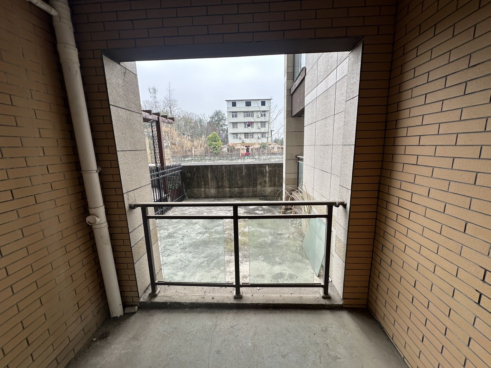 绵阳前露台｜后花园｜远大美域洋房带停车库有架空层不潮湿 绵阳二手房