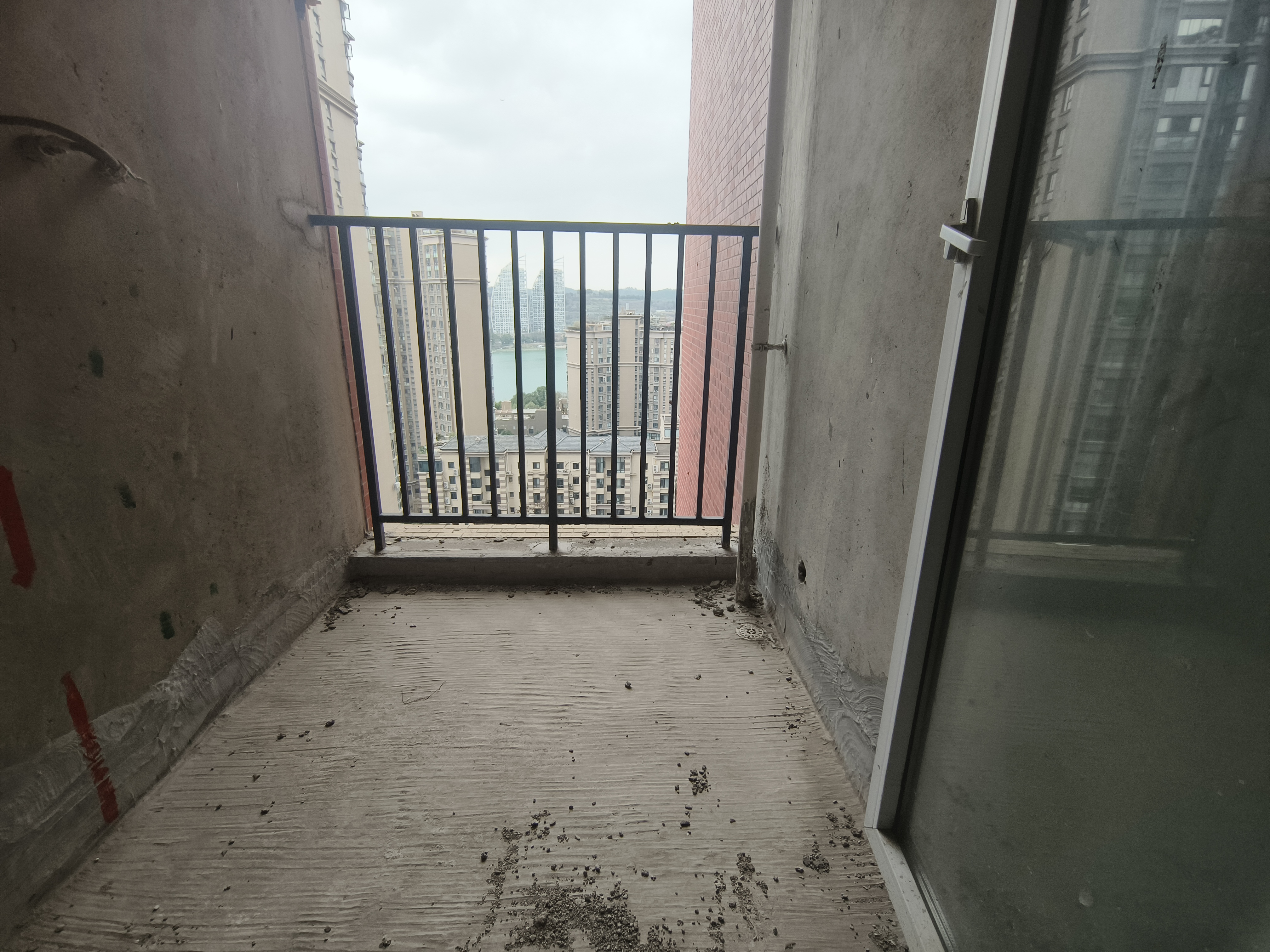 绵阳三汇英郡，3室2厅1卫，73.00㎡，毛坯，售价91.00万 绵阳二手房