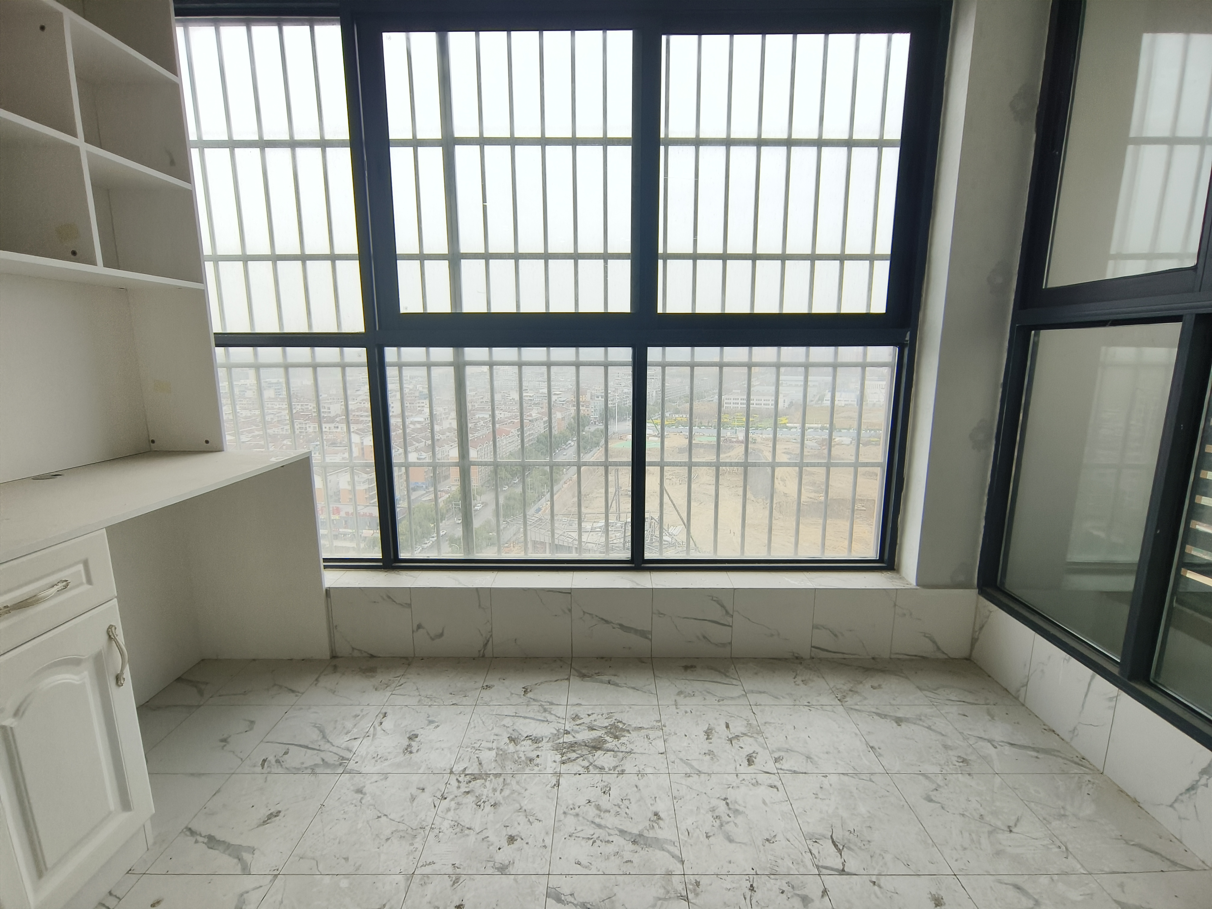 绵阳全新精装空房  买自己喜欢的家具家电入住 楼层好  万达核心商圈 三江启航 绵阳二手房