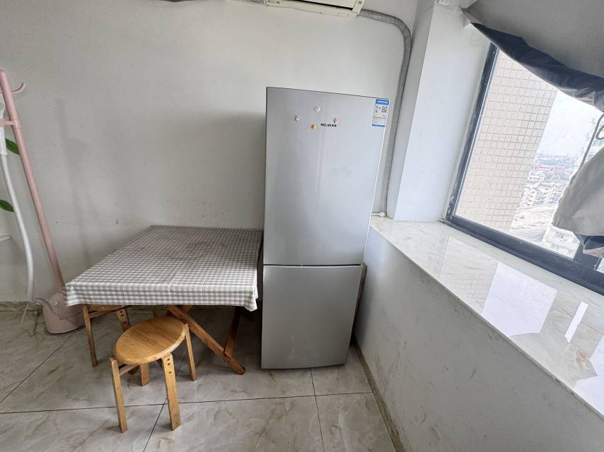 绵阳花园片区 冠城一品一房1200元/月 绵阳租房