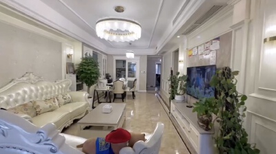 上新好房  大三房电梯中层 自住精装住  诚心出售 随时看房