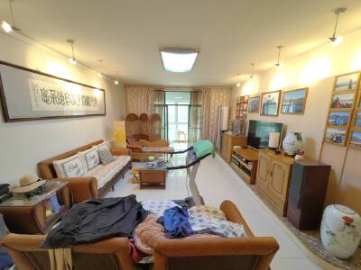 城市核心地段 芙蓉汉城四室两厅两卫 带全屋暖气 另有一个产权车库出售