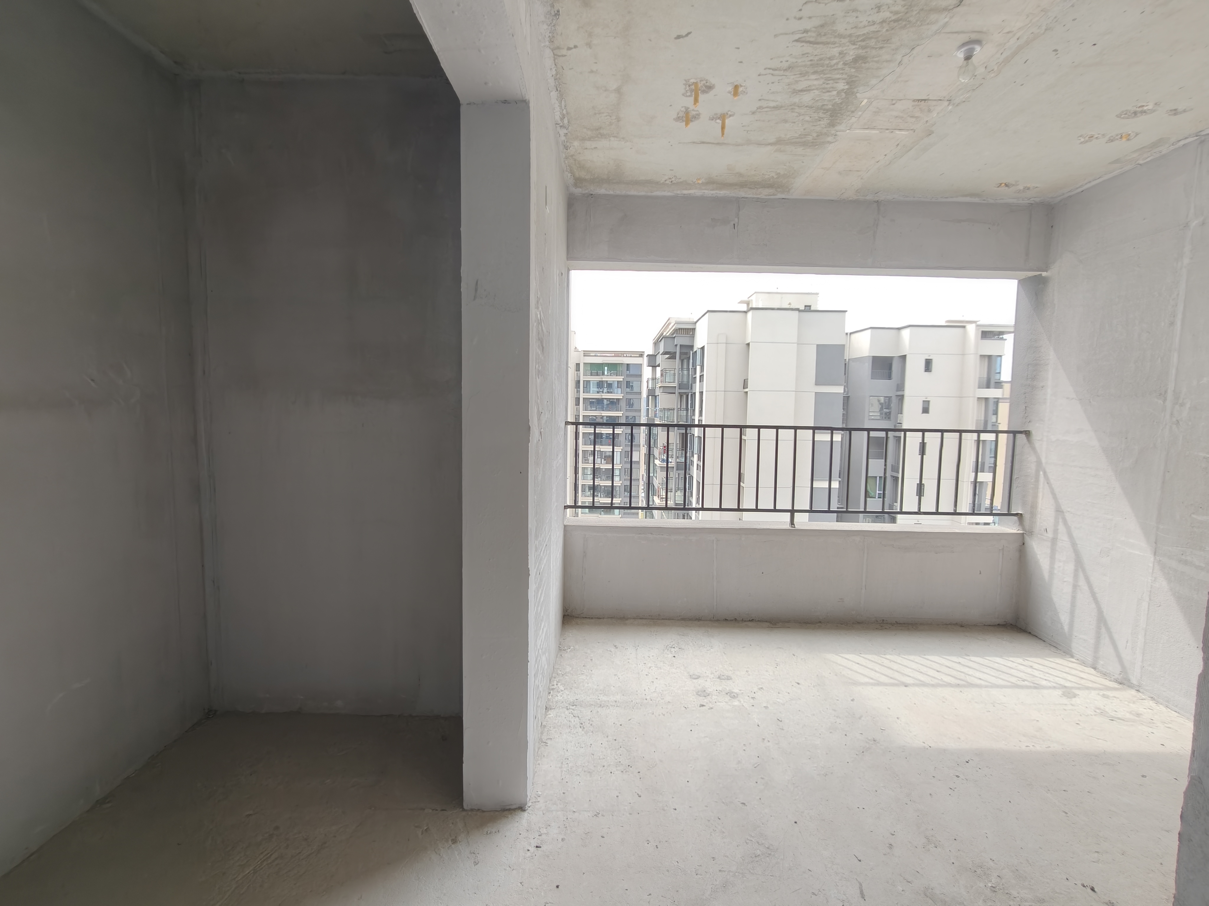 绵阳万为融信·玺园，3室2厅2卫，116.29㎡，售价80万 绵阳二手房