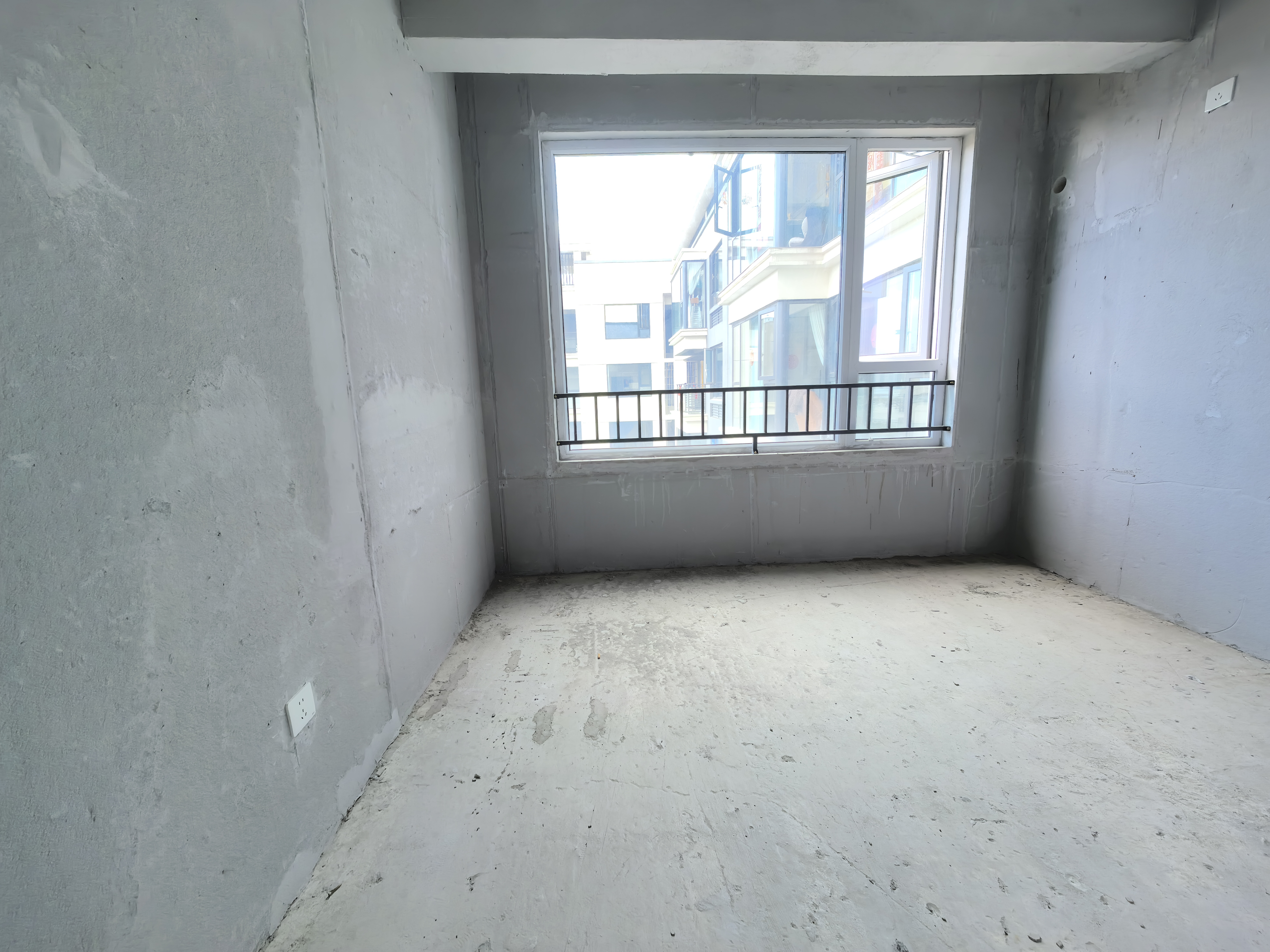 绵阳万为融信·玺园，3室2厅2卫，99㎡，售价75万 绵阳二手房