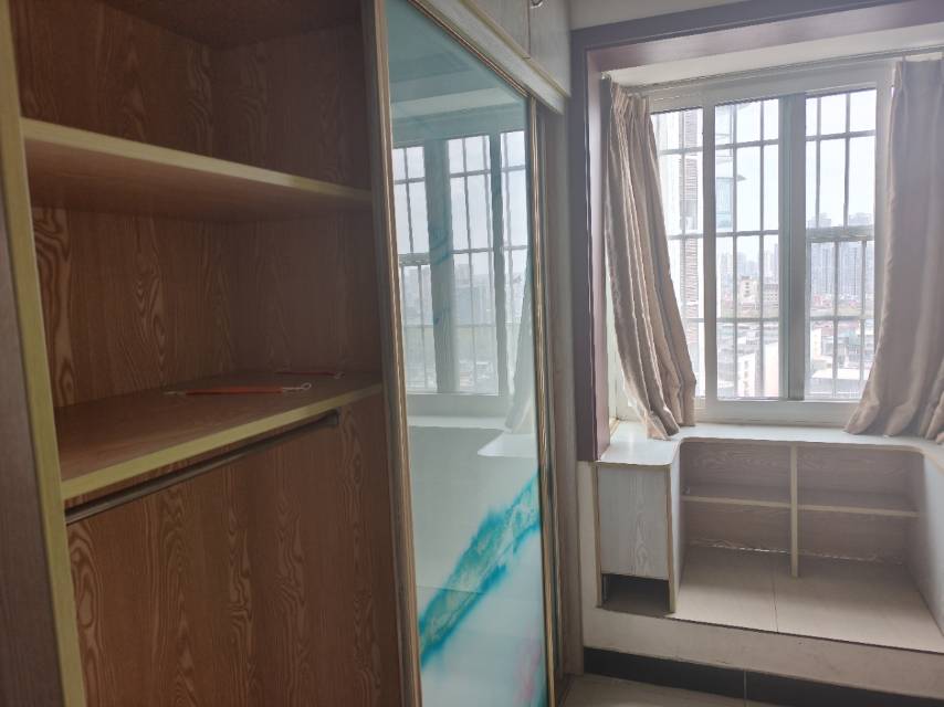 绵阳浅水湾，3室2厅1卫，86㎡，租金1200元/月 绵阳租房