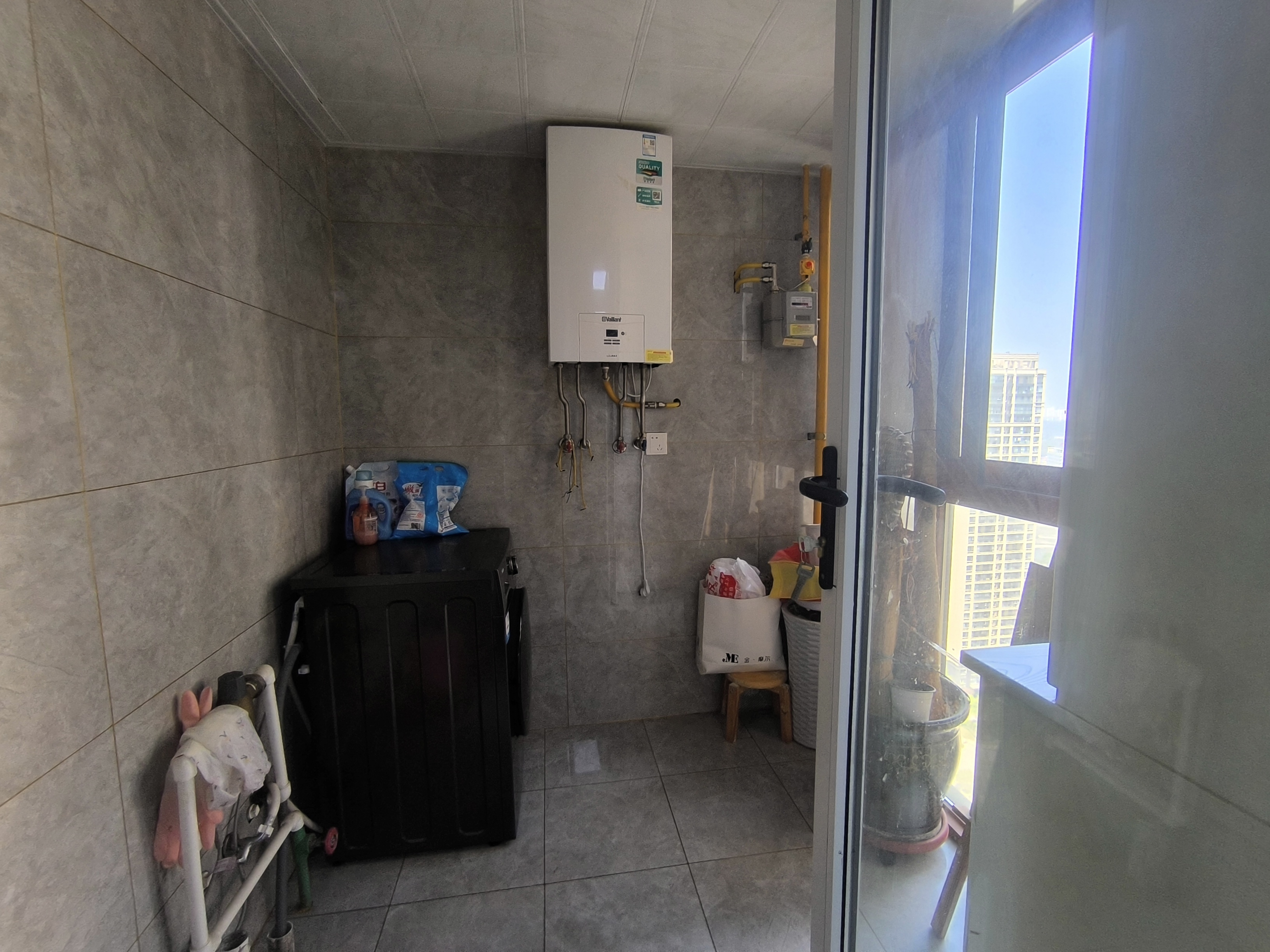 绵阳东原观天下一期，4室2厅2卫，115.00㎡，精装，售价126.00万 绵阳二手房