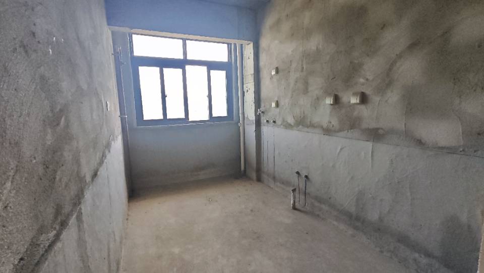 绵阳聚贤山庄，4室2厅2卫，125㎡，毛坯，售价115万 绵阳二手房