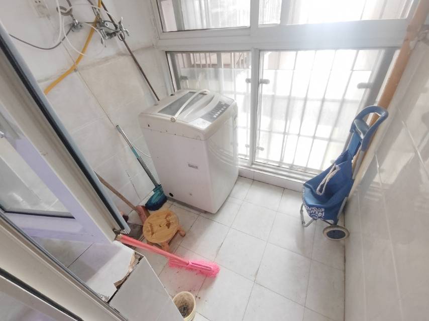 绵阳兴发家园五期，2室2厅1卫，86㎡，租金1350元/月 绵阳租房