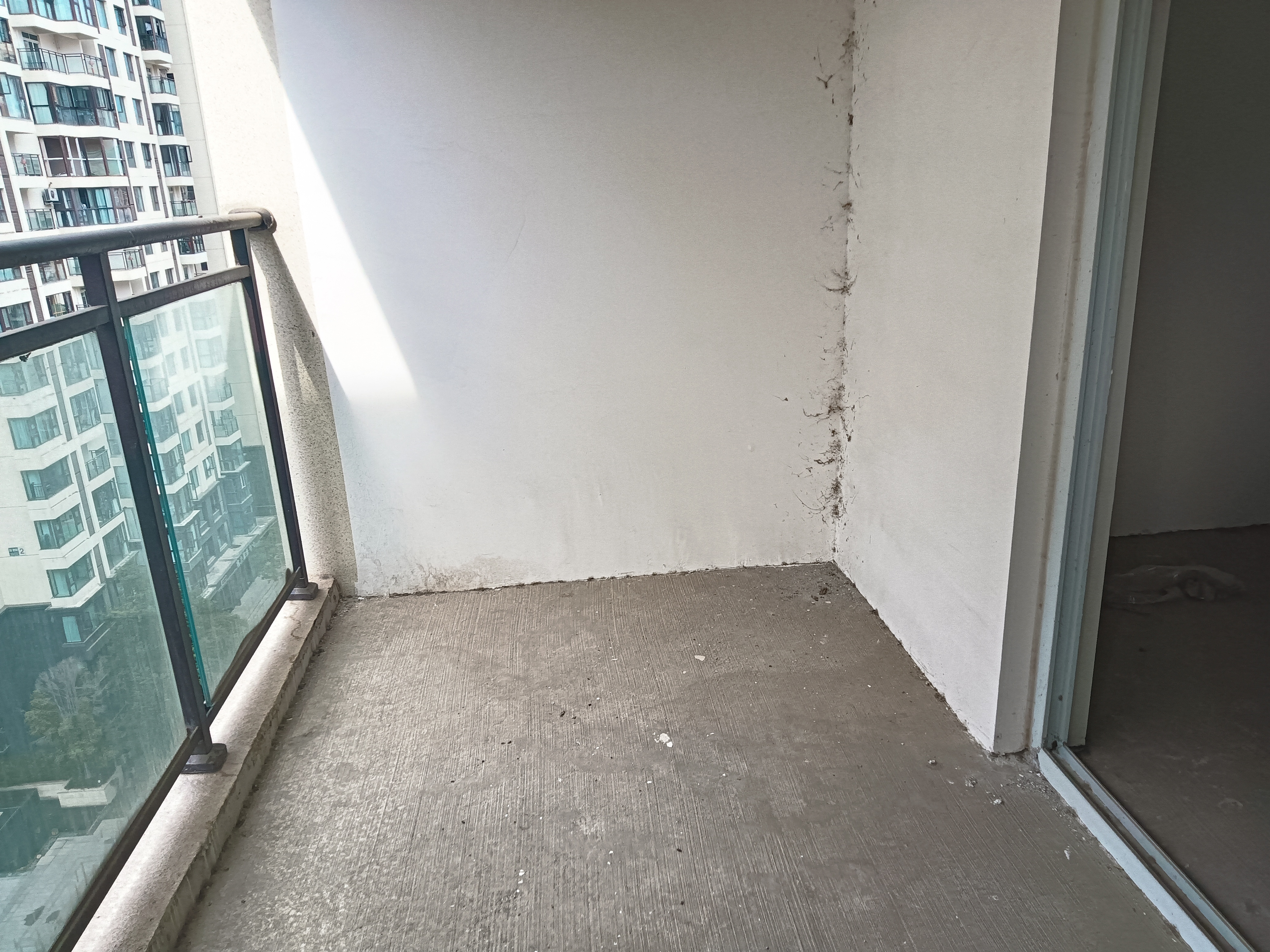 绵阳西城君悦华府，5室2厅3卫，183㎡，毛坯，售价169万 绵阳二手房