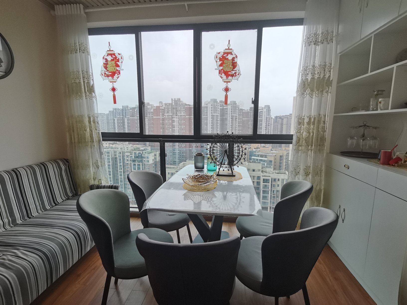 绵阳顶跃三连跃.带露台花园.精装套四带书房.直接入住. 绵阳二手房