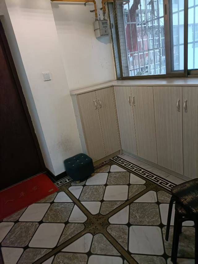 绵阳安州区 银都宝座三期 精装大三室 拎包入住看房方便 价格可谈 绵阳二手房