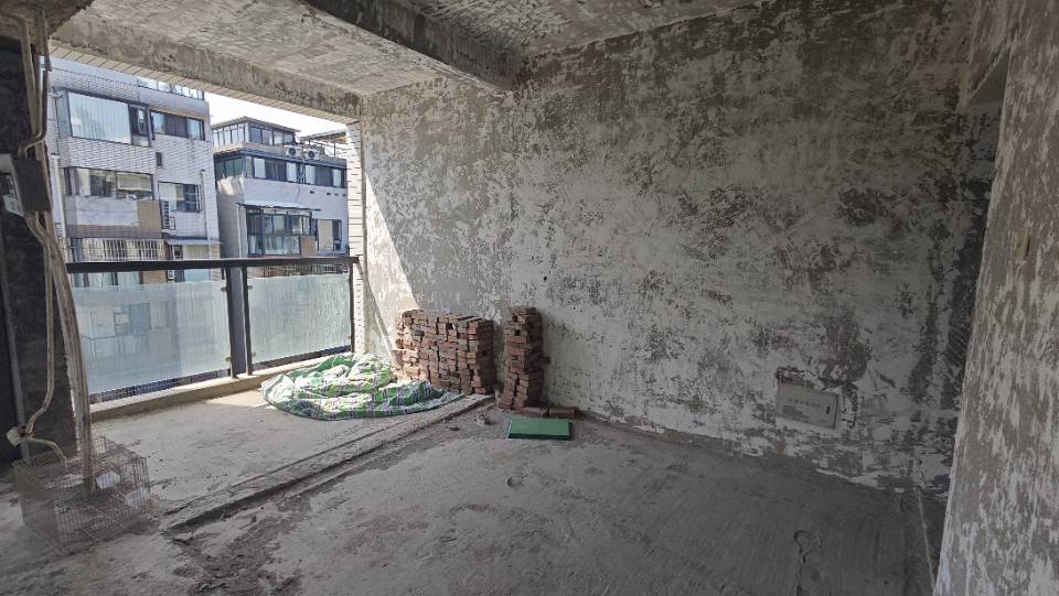 绵阳辰兴优山美郡，4室2厅2卫，130.00㎡，毛坯，售价91万 绵阳二手房