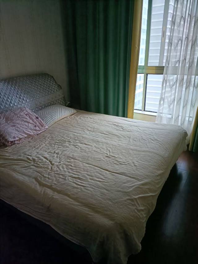 绵阳安州区 银都宝座三期 精装大三室 拎包入住看房方便 价格可谈 绵阳二手房