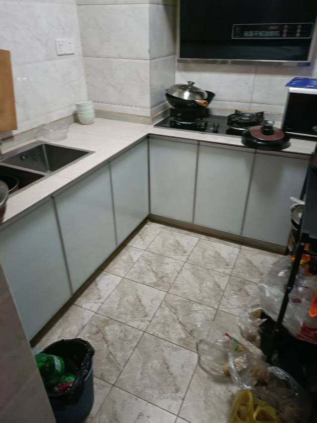 绵阳安州区 银都宝座三期 精装大三室 拎包入住看房方便 价格可谈 绵阳二手房