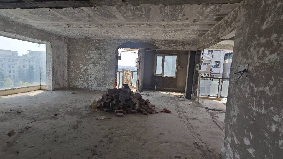 绵阳辰兴优山美郡，4室2厅2卫，130.00㎡，毛坯，售价91万 绵阳二手房