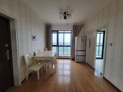 奥林春天一期，3室2厅2卫，138.00㎡，精装，售价105.00万
