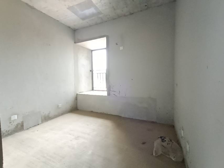 绵阳兴发·铂金华府，3室2厅2卫，109㎡，售价59.8万 绵阳二手房
