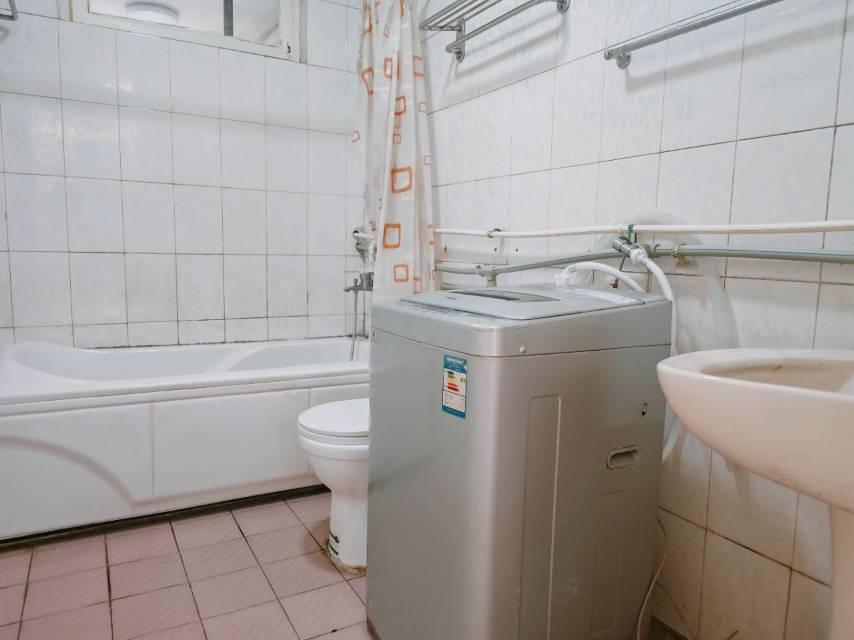 绵阳高管处，2室2厅1卫，90.00㎡，普装，租金1200元/月 绵阳租房