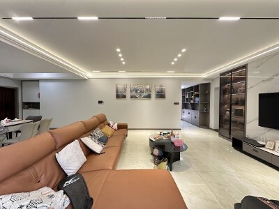 露台花园房 楼层不错 经开繁华地段 下楼市场河堤公园 学校近