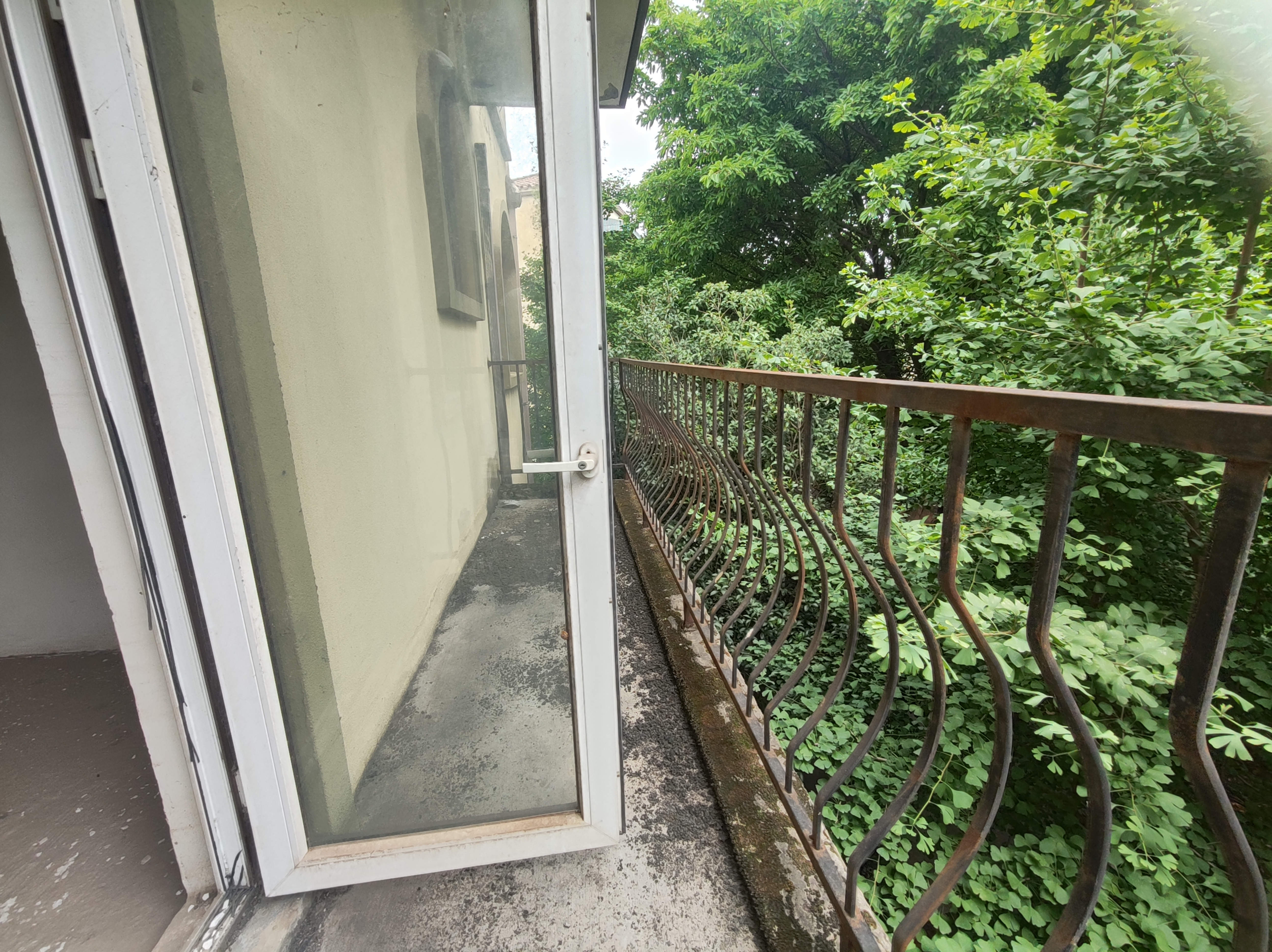 绵阳半山蓝湾二期，5室2厅2卫，210㎡，毛坯，售价155万 绵阳二手房