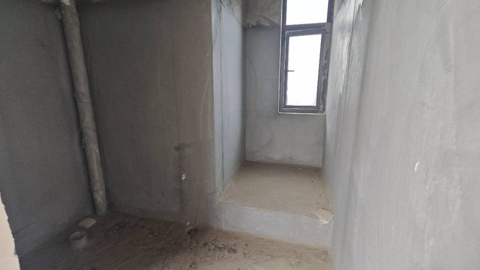 绵阳聚贤山庄，6室2厅2卫，136㎡，毛坯，售价148万 绵阳二手房