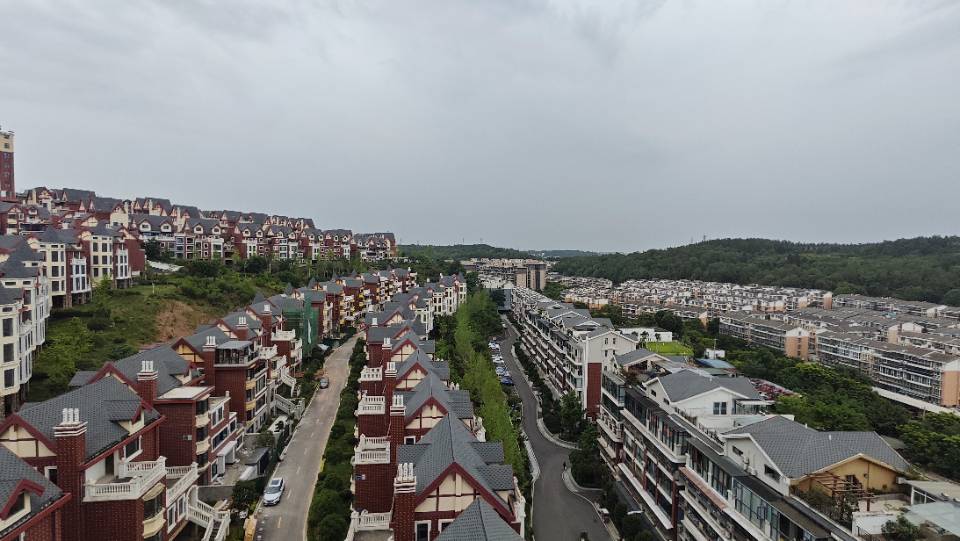 绵阳聚贤山庄，6室2厅2卫，136㎡，毛坯，售价148万 绵阳二手房