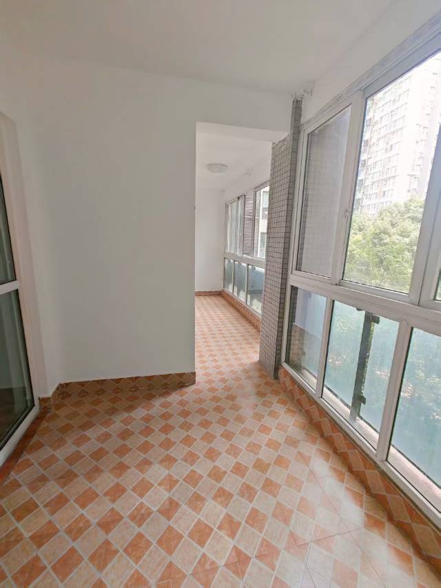 绵阳绵阳长虹世纪城二期，3室2厅1卫，86㎡，租金1800元/月 绵阳二手房