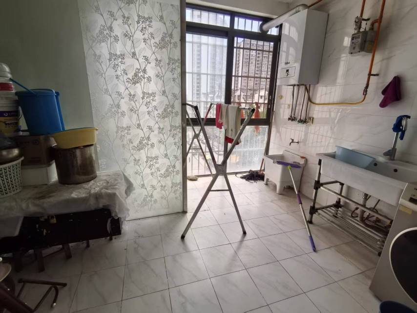 绵阳安州区 银都宝座三期 大两室带露台 出租 看房方便 绵阳租房