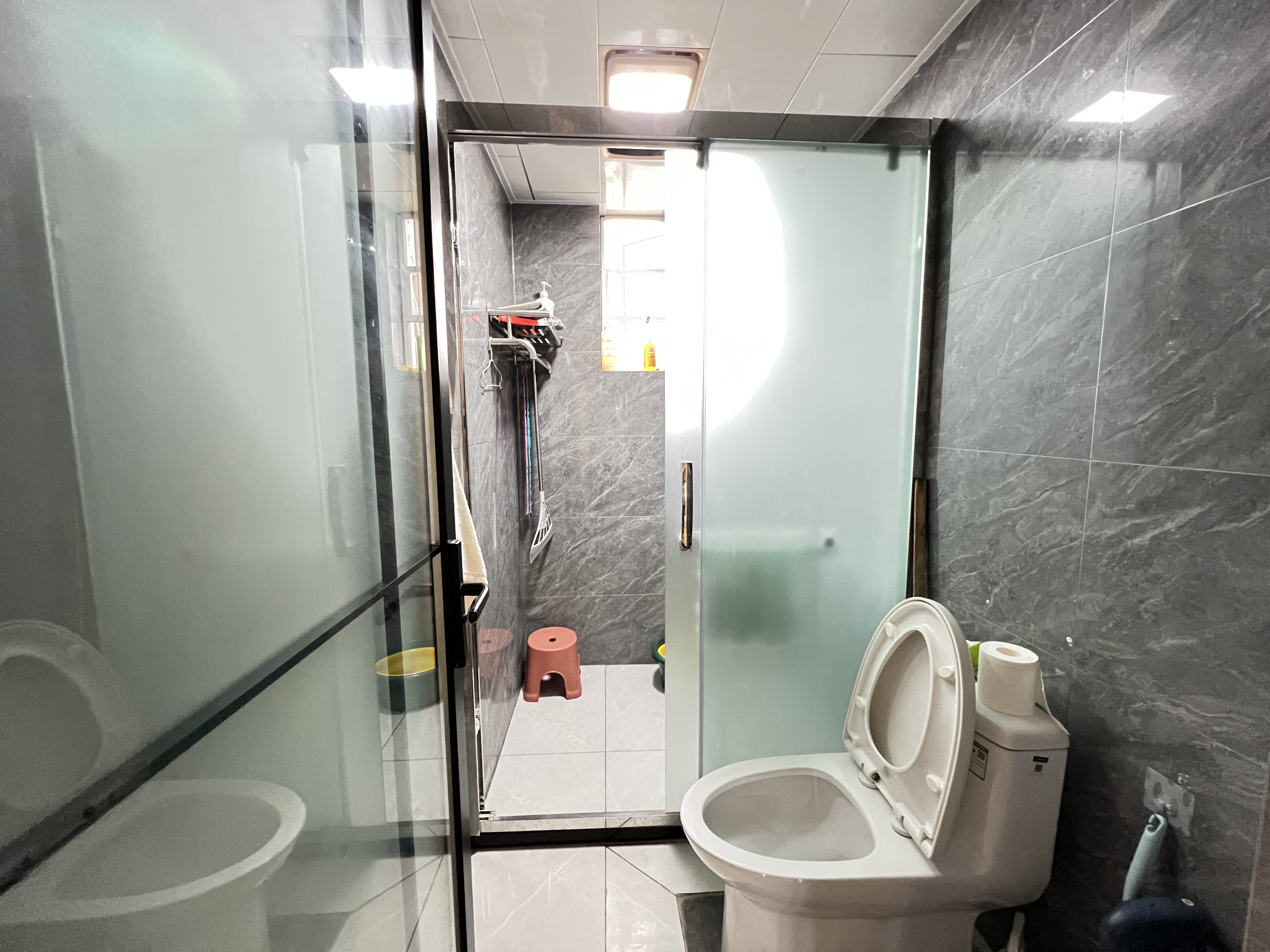 绵阳经开区万达商圈旁.港式大横厅.精装大三房双卫.直接拎包入住！ 绵阳二手房
