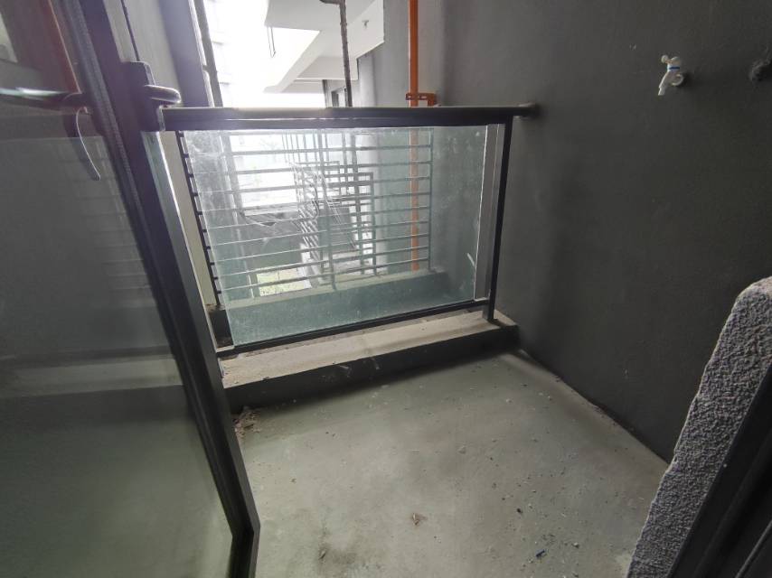 绵阳远大蔚蓝海岸，3室2厅2卫，118.00㎡，毛坯，售价75.00万 绵阳二手房