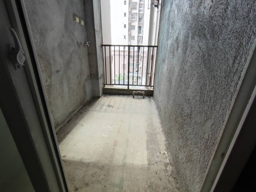 绵阳文泉理想城邦二期，3室2厅2卫，99.16㎡，毛坯，售价66.7万 绵阳二手房