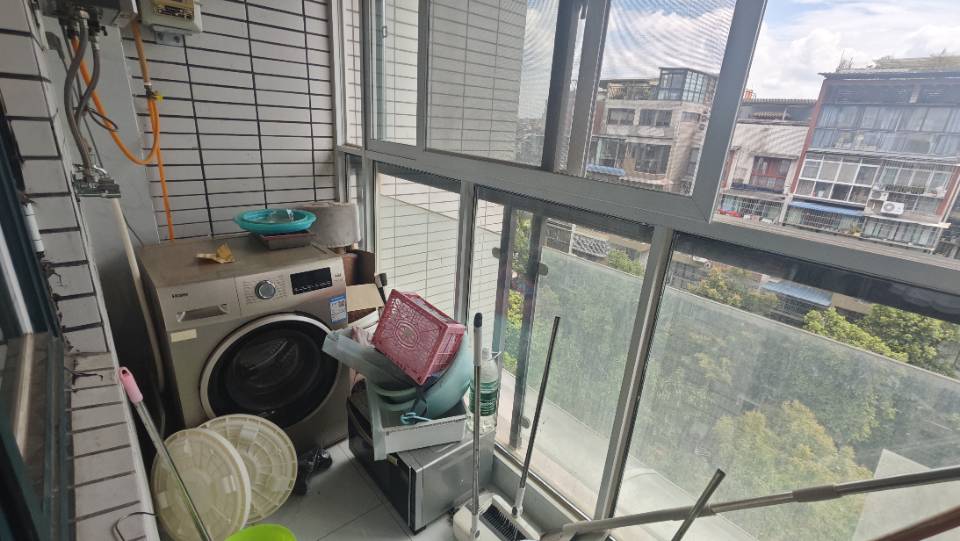 绵阳辰兴优山美郡，3室2厅2卫，98.39㎡，精装，售价76.8万 绵阳二手房