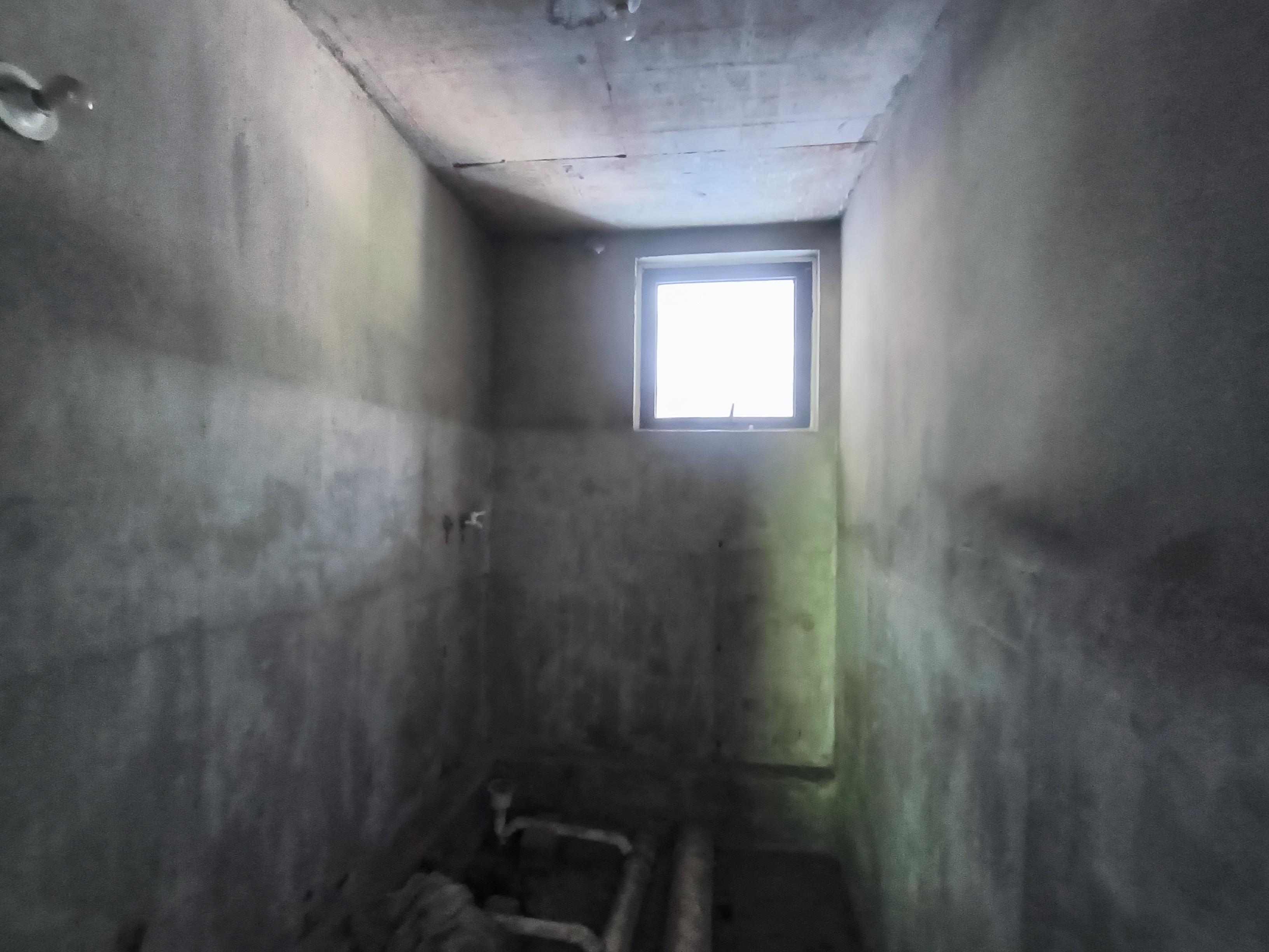 绵阳奥林春天二期，6室3厅3卫，255.00㎡，毛坯，售价110万 绵阳二手房