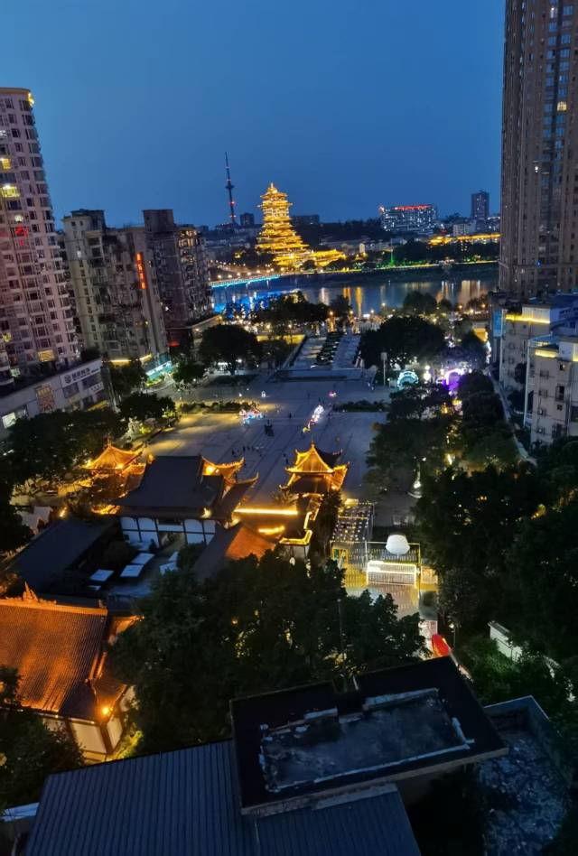 绵阳金三角大厦，3室2厅2卫，93.05㎡，售价85.6万 绵阳二手房
