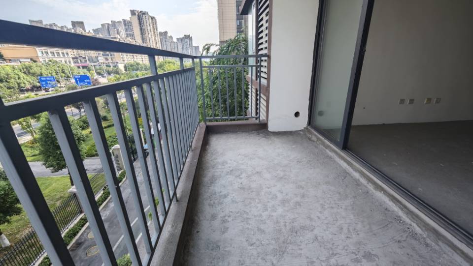 绵阳嘉唯华庭，3室2厅1卫，92.00㎡，毛坯，售价65.00万 绵阳二手房